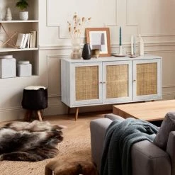 ALICE'S GARDEN Buffet De Rangement En Cannage, Blanc 120x39x70cm - Bohème - 2 Niveaux, 3 Portes, Pieds Scandinaves - Blanc