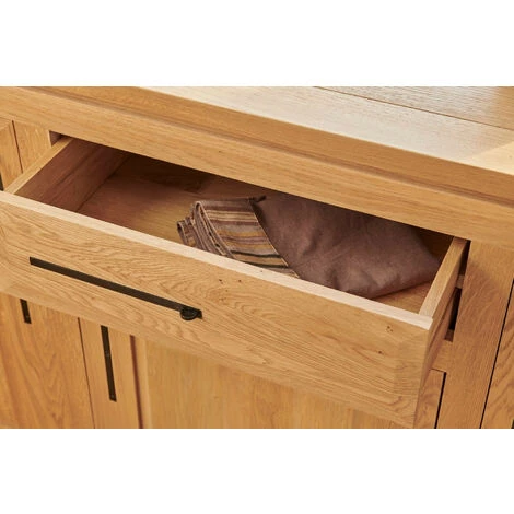 HELLIN Buffet Bas Moderne En Chêne Clair 3 Portes 1 Tiroir - BOSTON - Bois Clair 4 HELLIN Buffet Bas Moderne En Chêne Clair 3 Portes 1 Tiroir - BOSTON - Bois Clair – Image 4